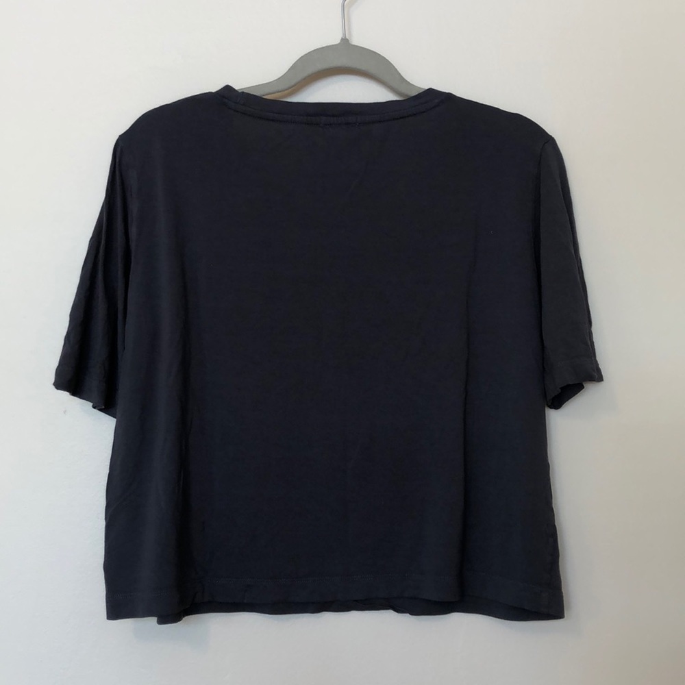 Gap Slightly Cropped Basic Tee - Picture 2 of 3